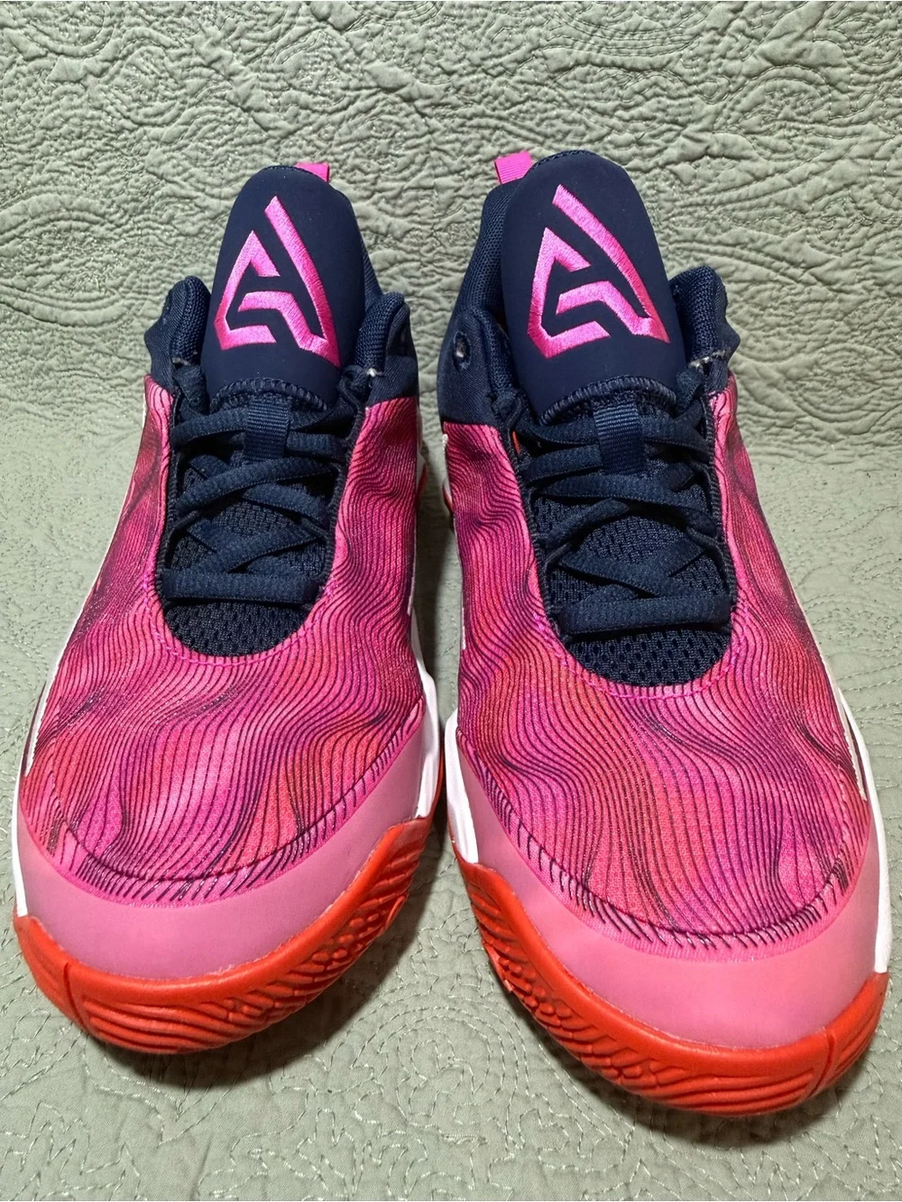 Nike Giannis Immortality 4 SE Size 6 Youth